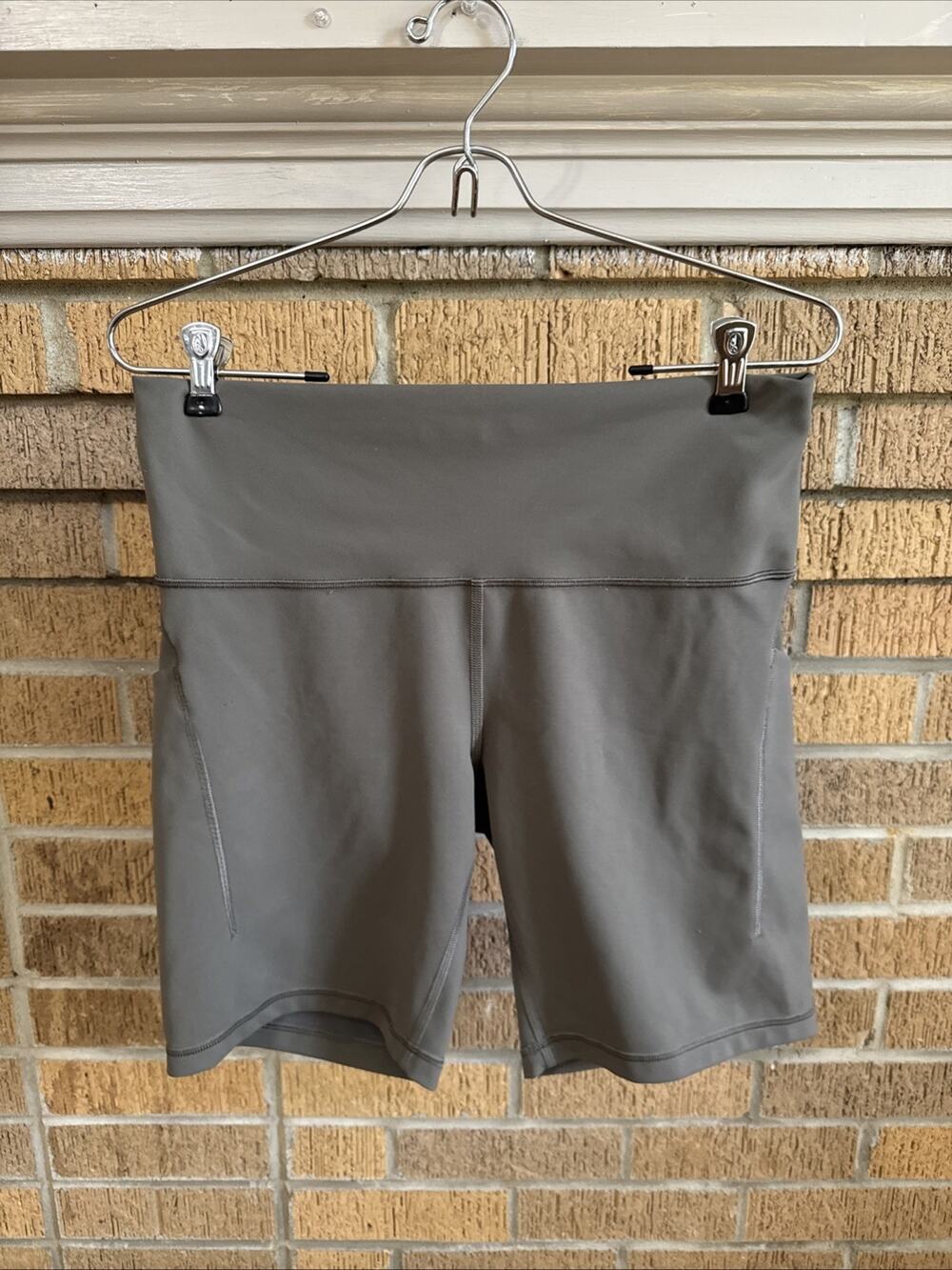 Lululemon Align High-Rise Short with Pockets 8”, Size 12 Military Green Gym Run